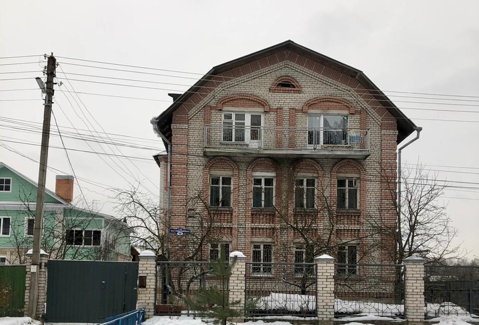 Восстановительный центр Преодоление Кострома ул. Первая Берендеевская 6 фасад дома двор